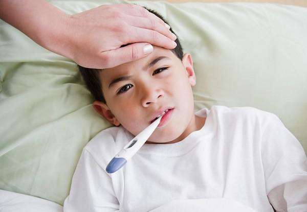 Аллергия на укусы насекомых у детей: причины, симптомы, лечение