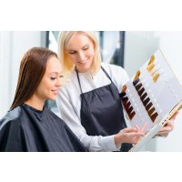 Окрашивание волос в салоне: преимущества