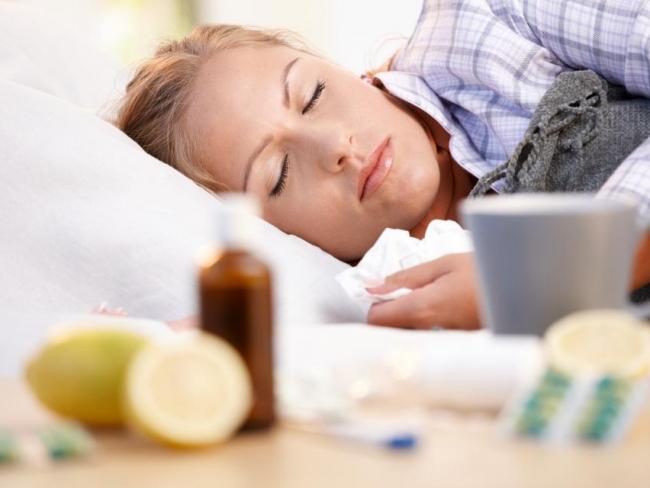 Сон грипп. Причины простуды картинка для детей. Слабый иммунитет фото.
