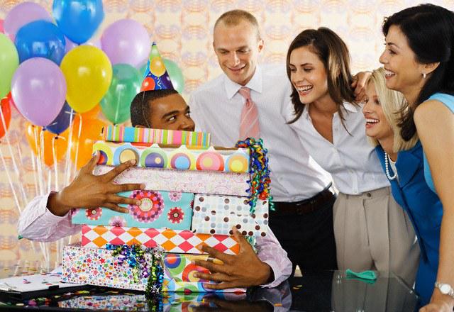 Как выбрать подарок начальнику на день рождения