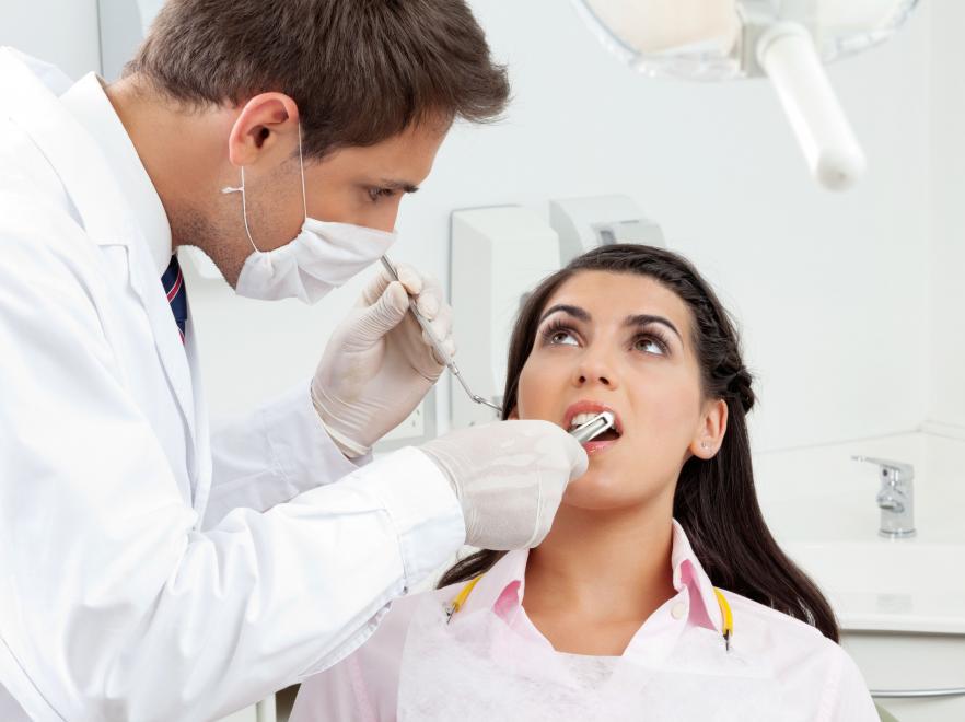 Чувствительность зубов: причины, лечение, профилактика