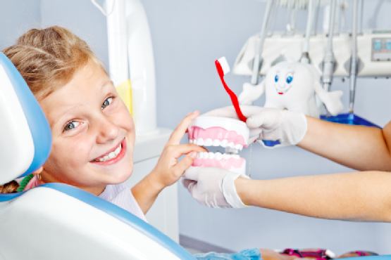 Зачем лечить молочные зубы