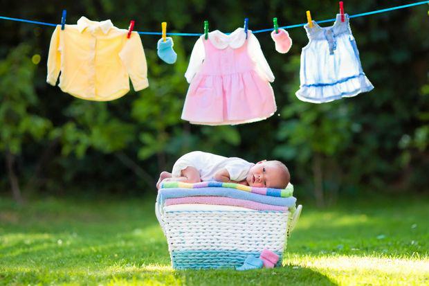 Как стирать одежду новорожденного
