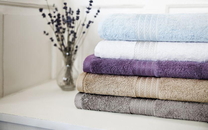 Стирать махровые полотенца чтобы были пушистые. Красивые полотенца. Мягкие полотенца. Полотенце махровое пушистое. Цветные полотенца.
