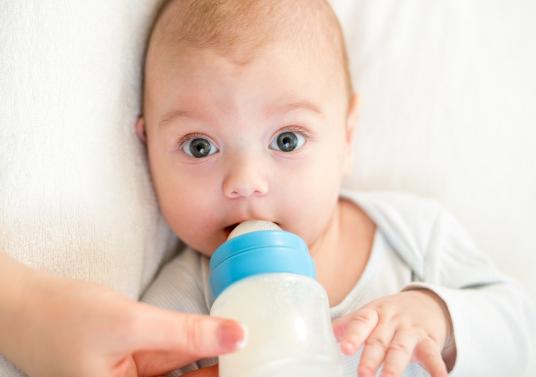Как выбрать бутылочку для кормления малыша