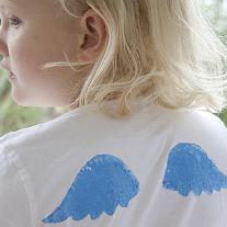 Декор детской одежды: крылышки ангела на футболке