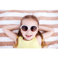 Как выбрать солнцезащитные очки для ребенка