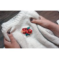 Мастер-класс: как украсить вышивкой свитер