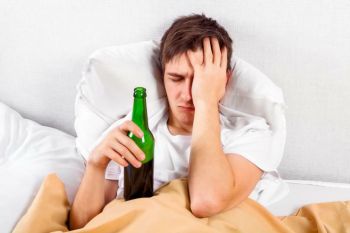 Пивной алкоголизм: симптомы и лечение