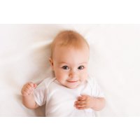 Потница у новорожденных: причины и лечение