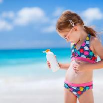 Солнечный ожог у ребенка: симптомы и лечение