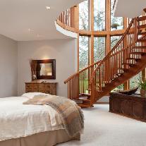 Винтовые и спиральные лестницы в интерьере дома